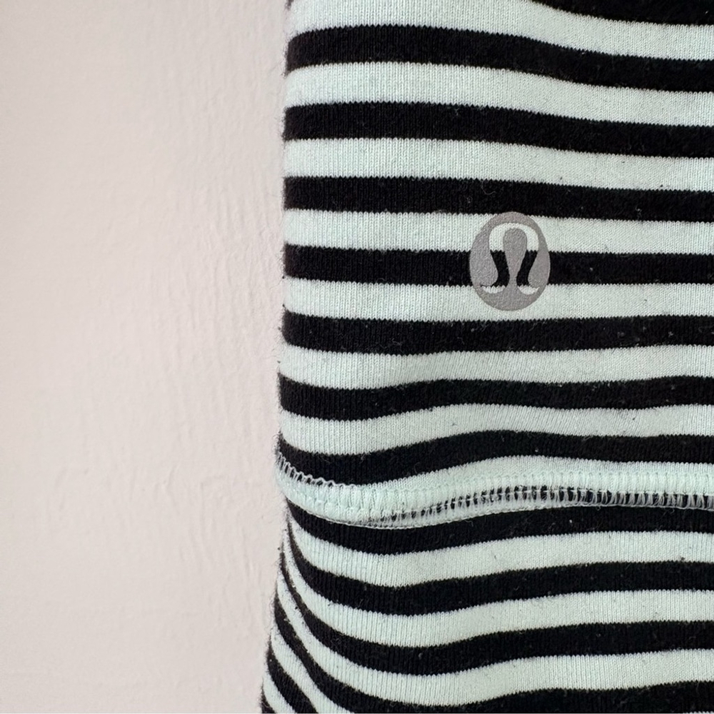 Lululemon | Daily Yoga Jacket | Sz 4 | Mint Moment Stripe Black | EUC - Picture 7 of 8